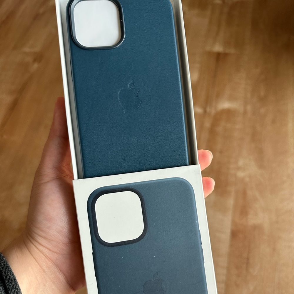 Apple iPhone 12 Pro Max Leather Case - Picture 2 of 2
